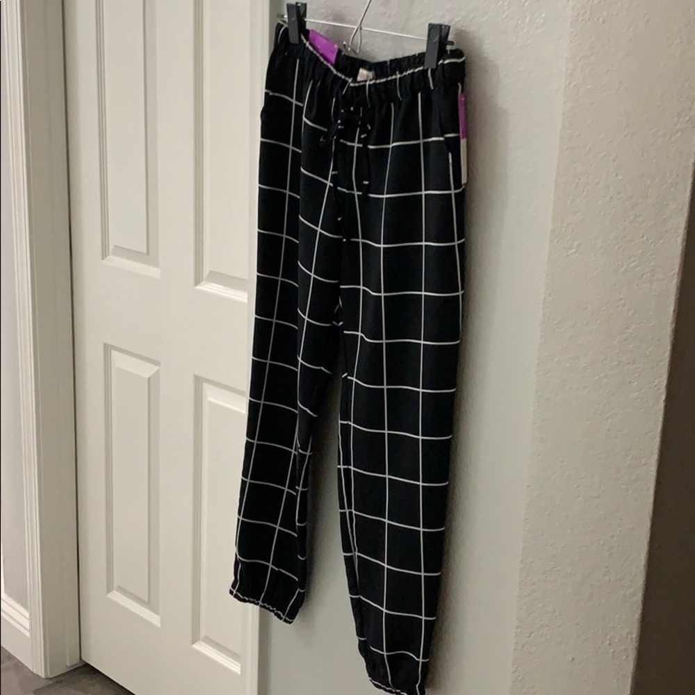 New with tags Merona women’s joggers size XS.